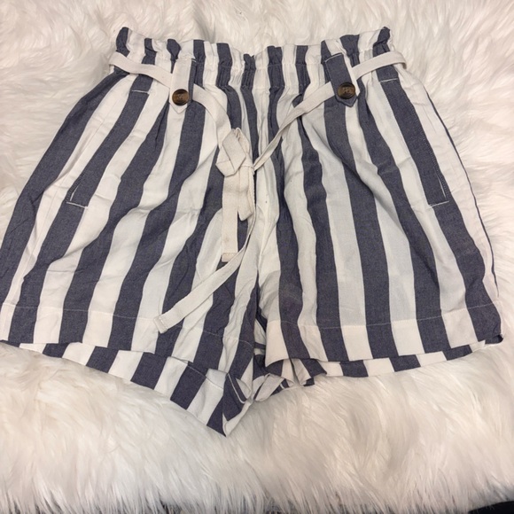 American Eagle Outfitters Pants - * ❗️NWT❗️| American Eagle | shorts. Size M.